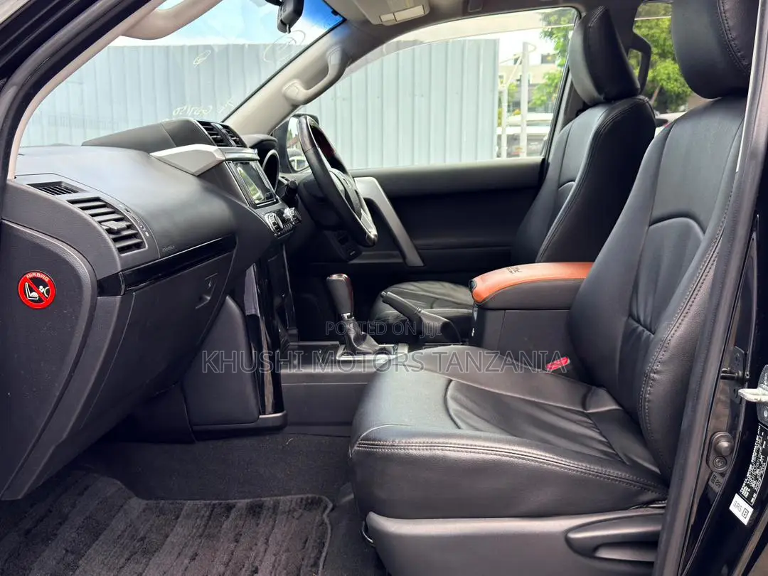 Toyota Land Cruiser Prado 2.8 2017 Black
