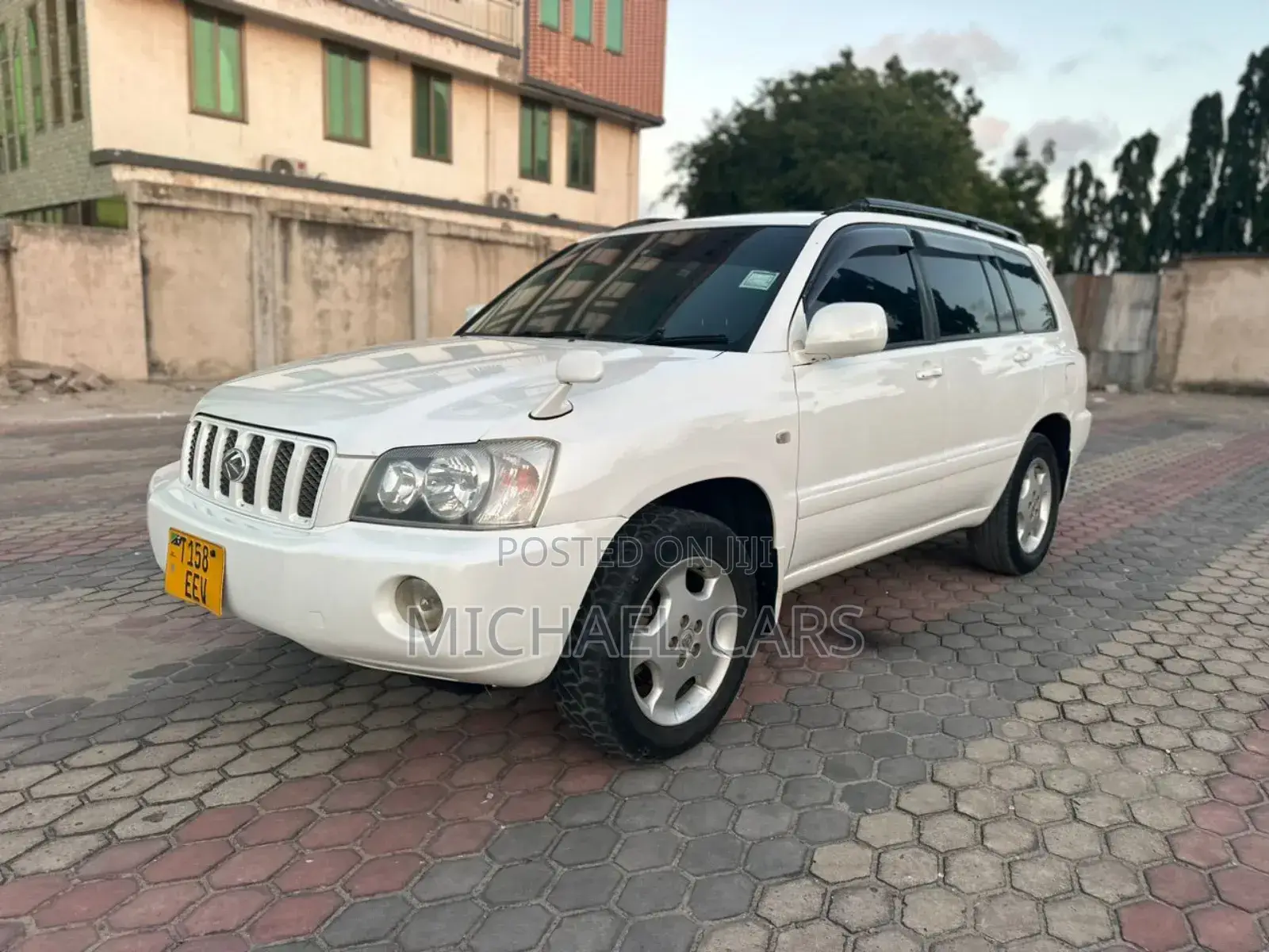 Toyota Kluger 2004 White