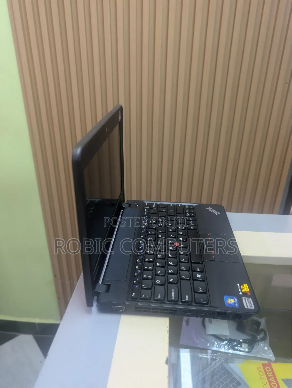 Laptop Lenovo ThinkPad X130e 4GB Intel HDD 250GB