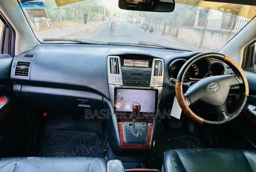 Toyota Harrier 2004 Black