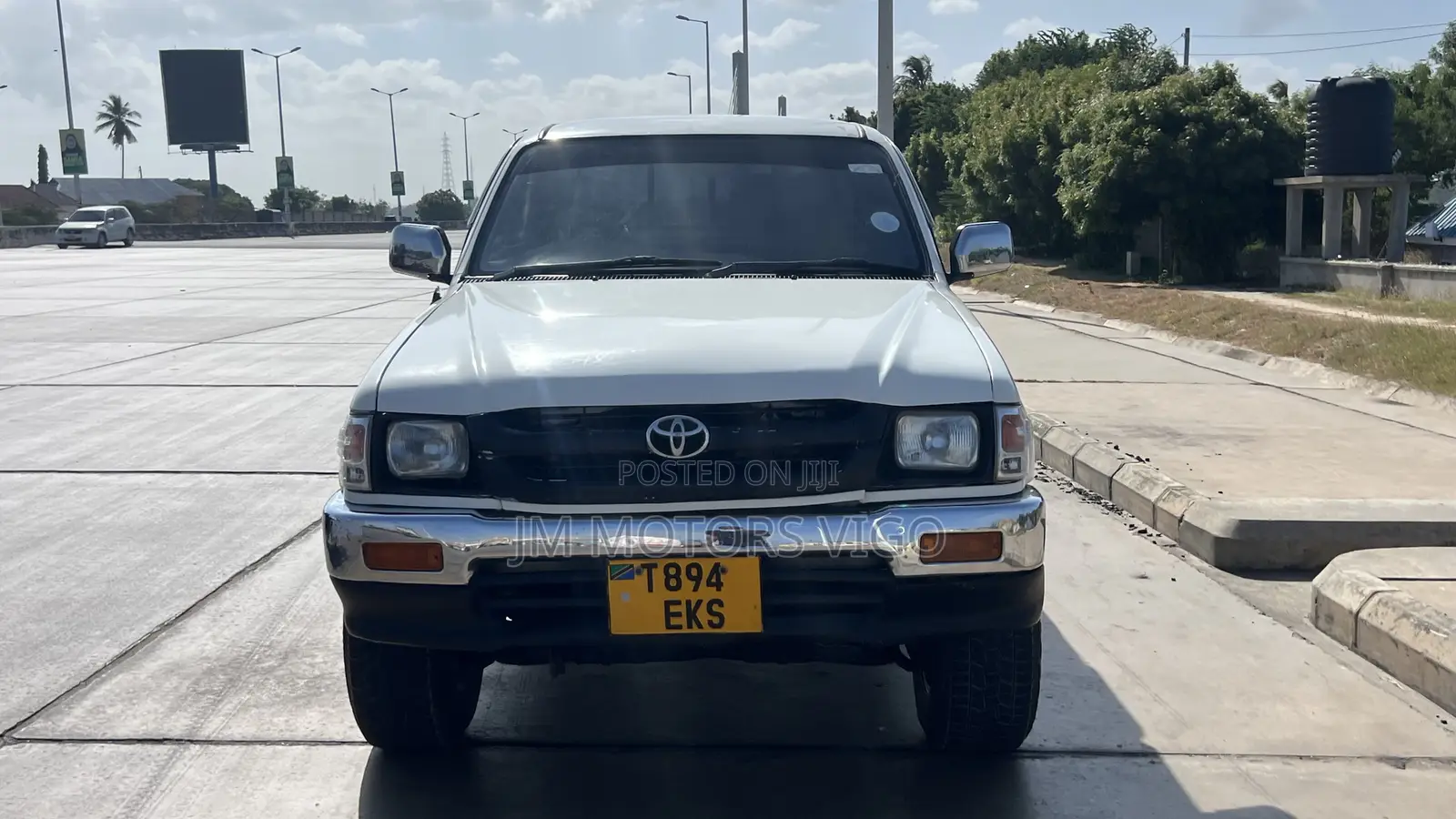 Toyota Hilux 2001 White