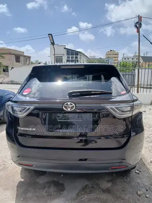 Toyota Harrier 2.0 4WD 2015 Gray