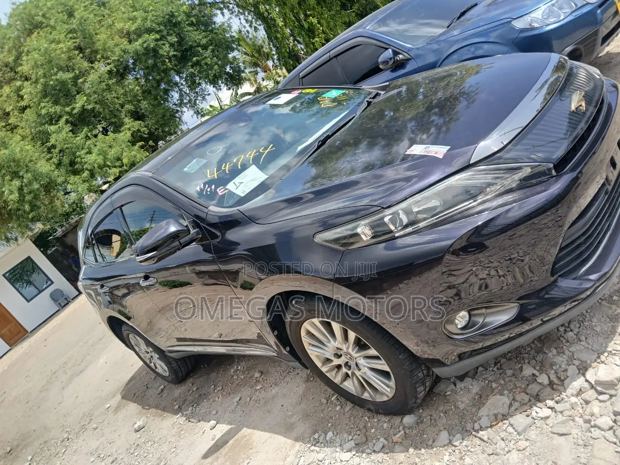 Toyota Harrier 2.0 4WD 2015 Gray