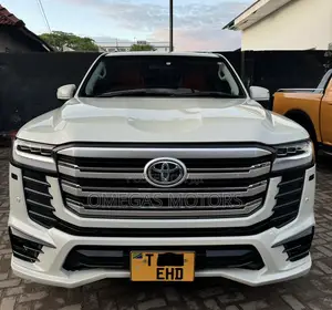 Toyota Land Cruiser 2013 White