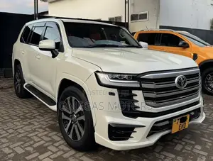 Toyota Land Cruiser 2013 White