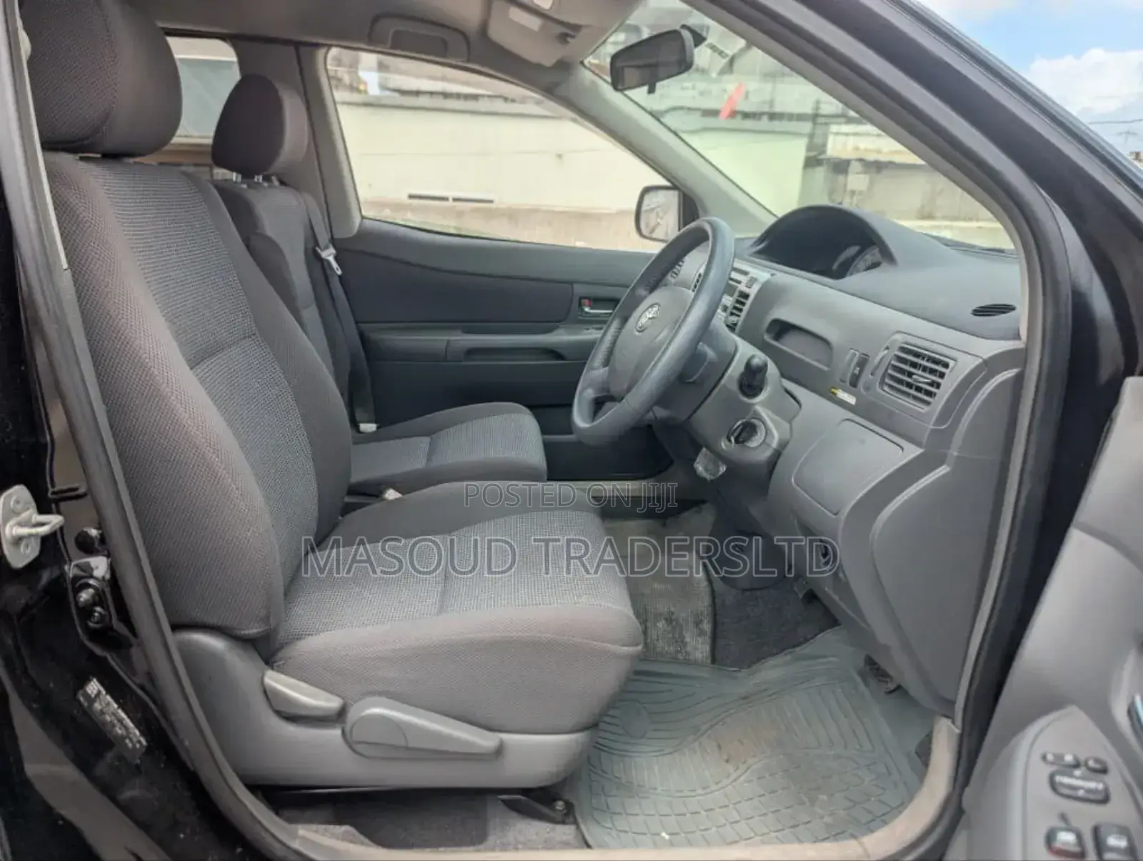 Toyota Raum 1.5 AWD 2004 Black
