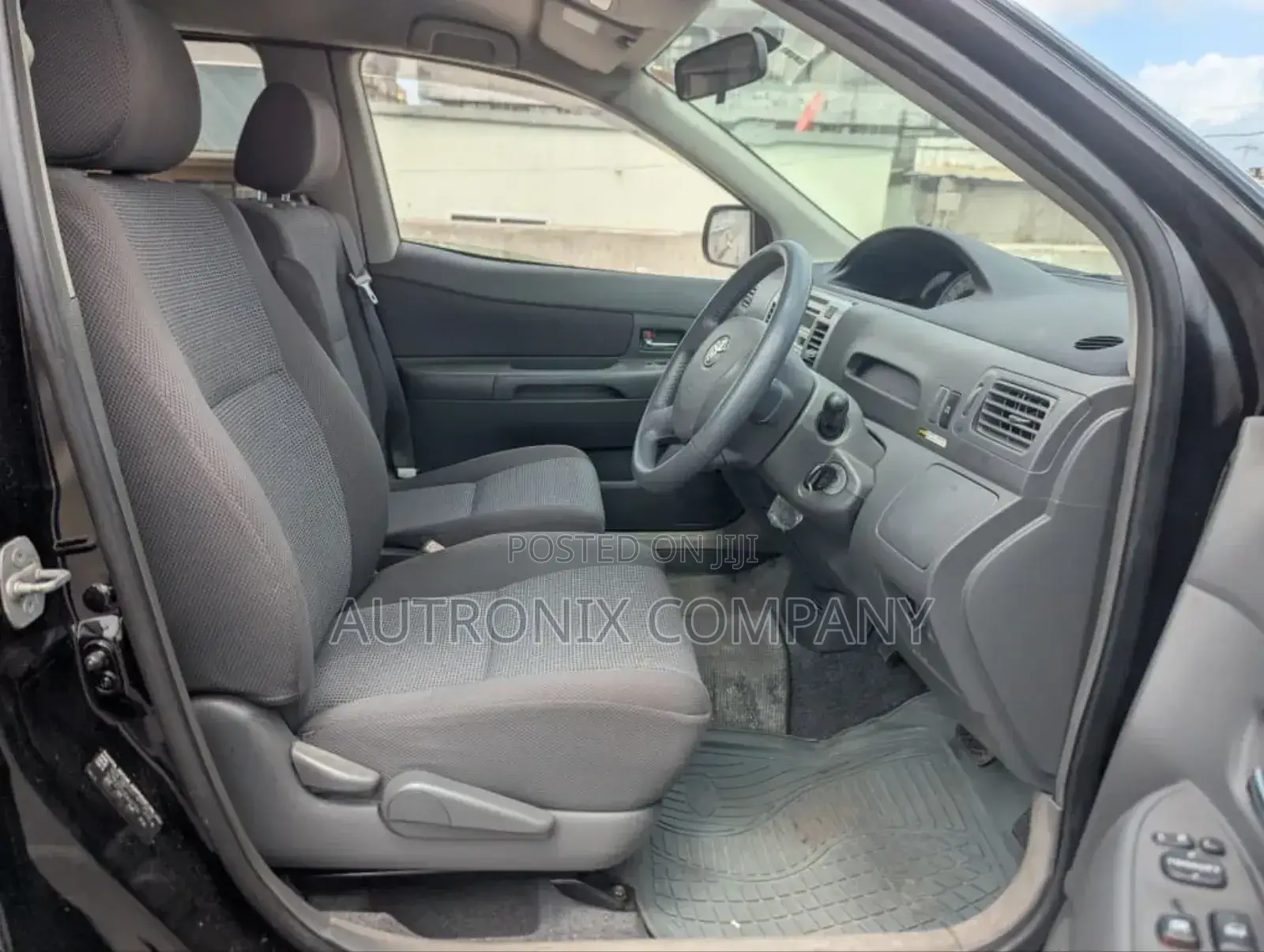 Toyota Raum 1.5 AWD 2004 Black