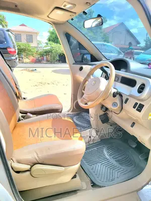 Toyota Porte 2005 Silver