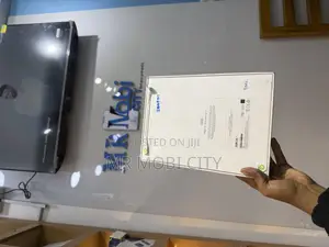 New Apple iPad 10.2 (2021) 64 GB Blue
