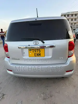 Toyota Corolla Rumion 2009 Silver
