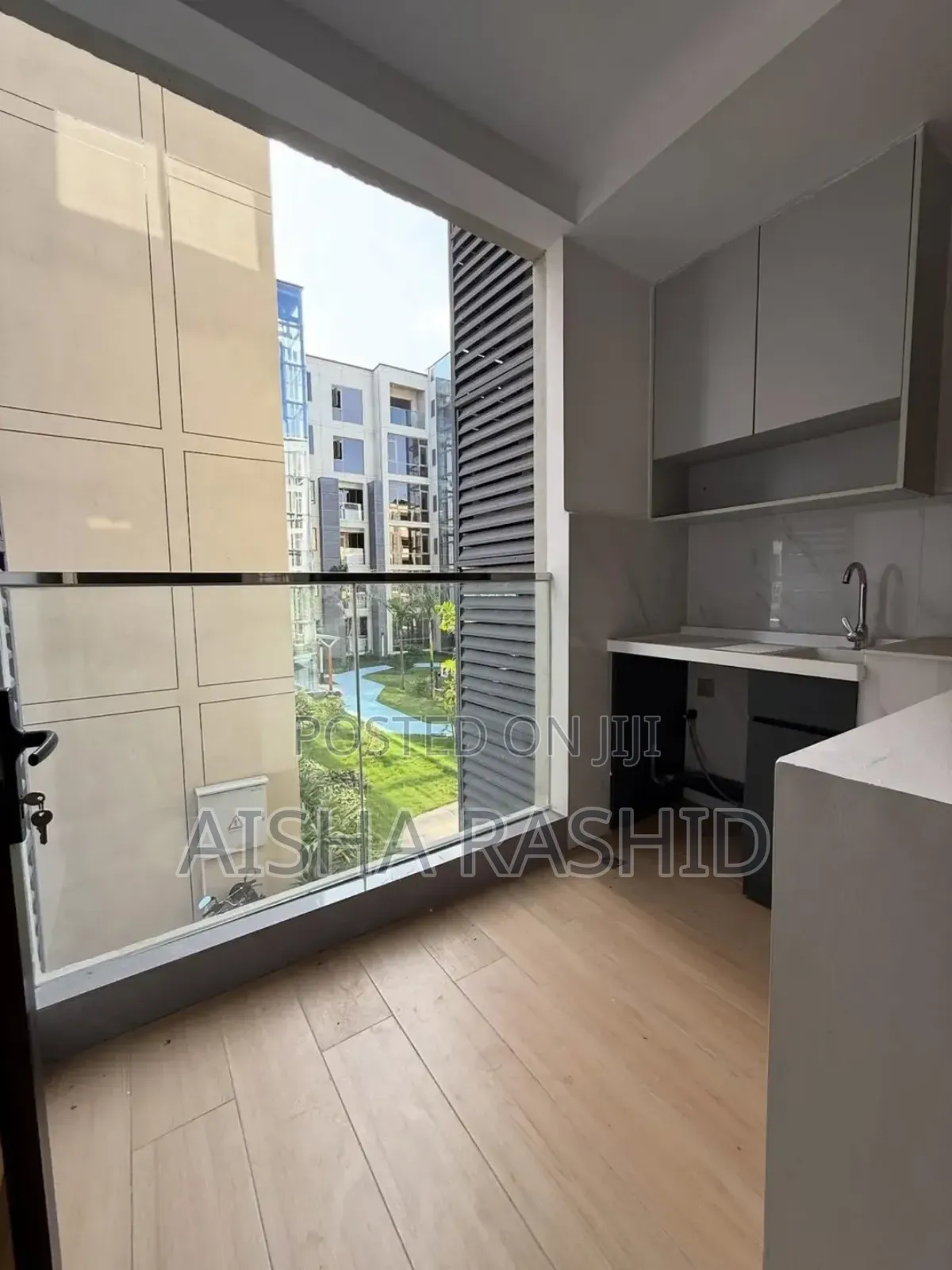 Furnished 3bdrm Apartment in Oyster Bay for sale