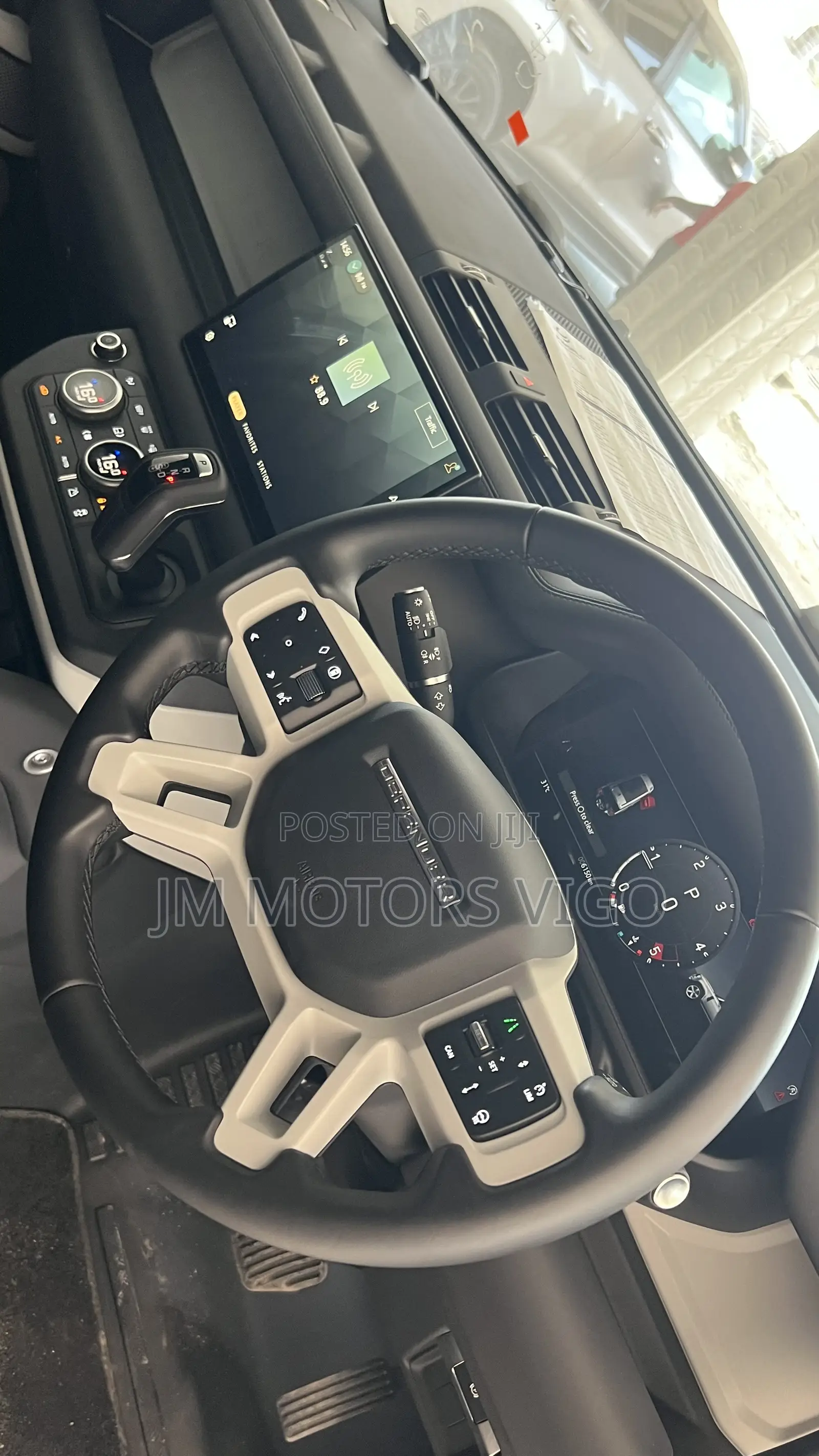 Land Rover Defender 2025 Gray