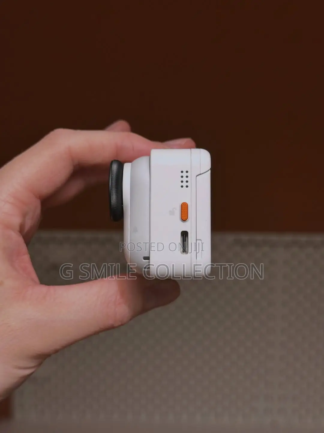 Inst360 Go Ultra (Tiny Hands-Free Cam)