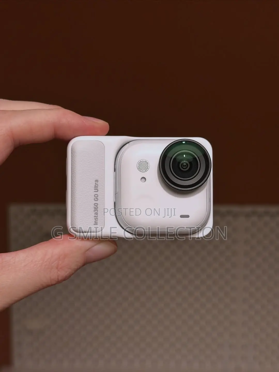 Inst360 Go Ultra (Tiny Hands-Free Cam)