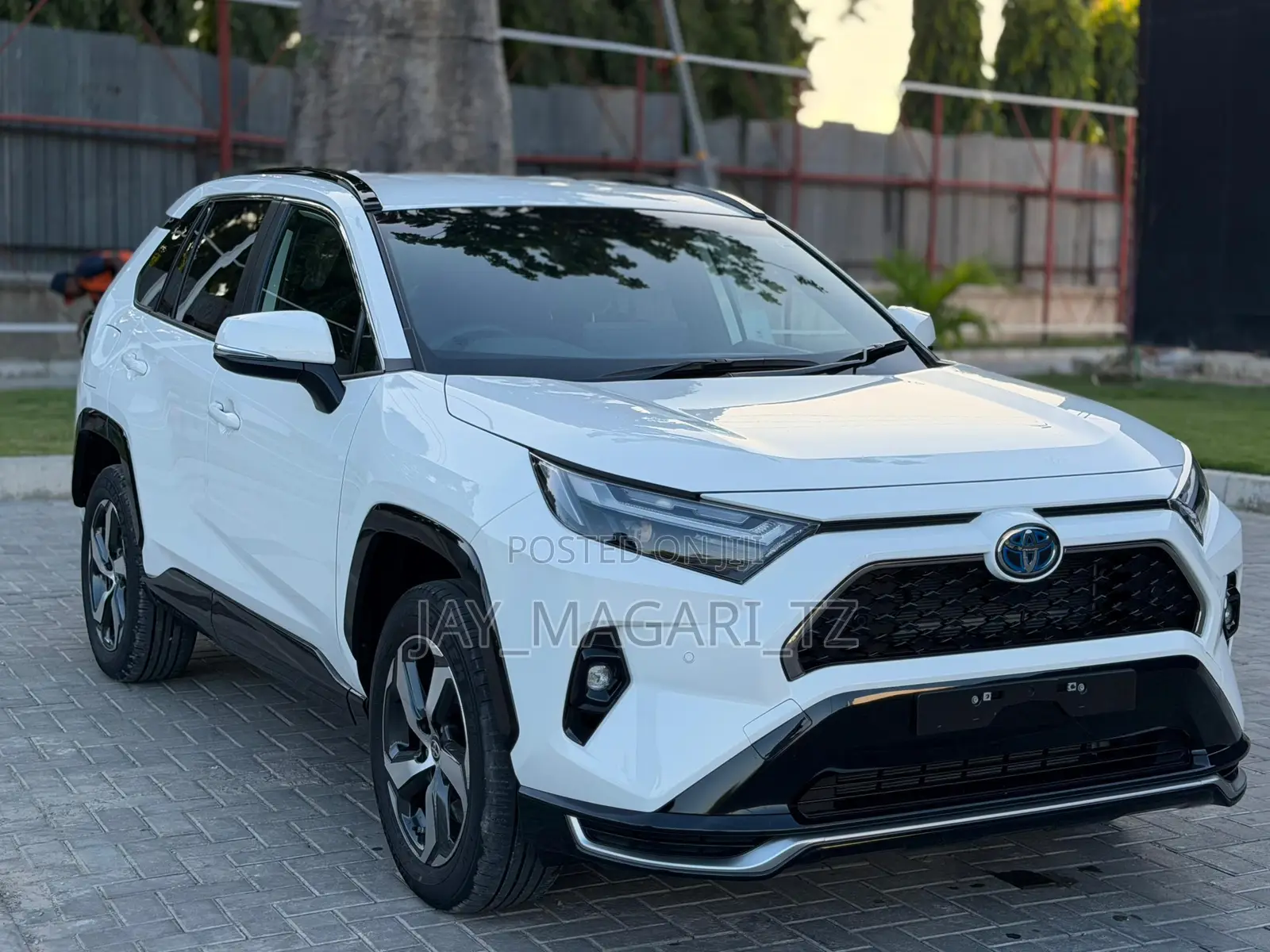 Toyota RAV4 2025 White