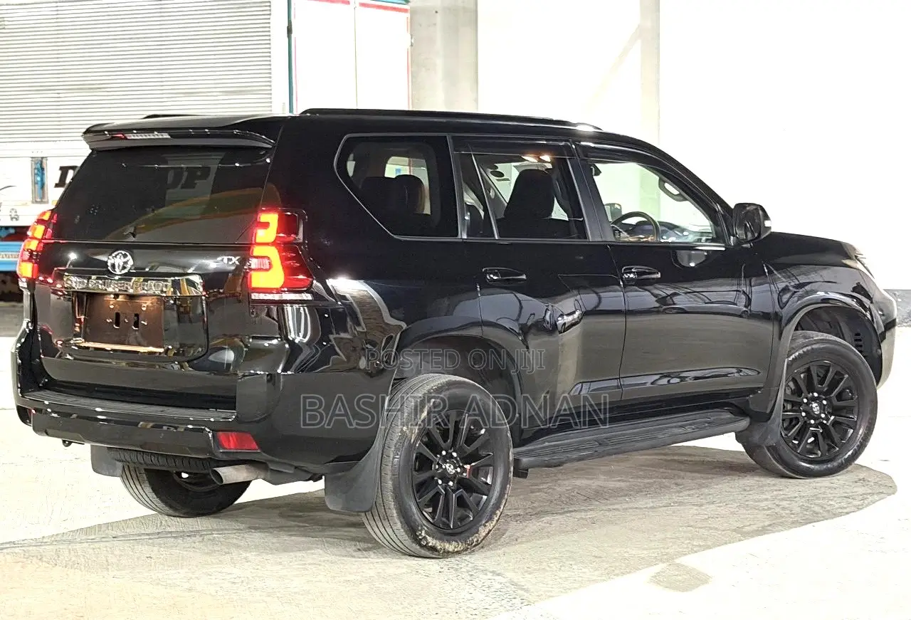 Toyota Land Cruiser Prado 2.7 2021 Matt Black
