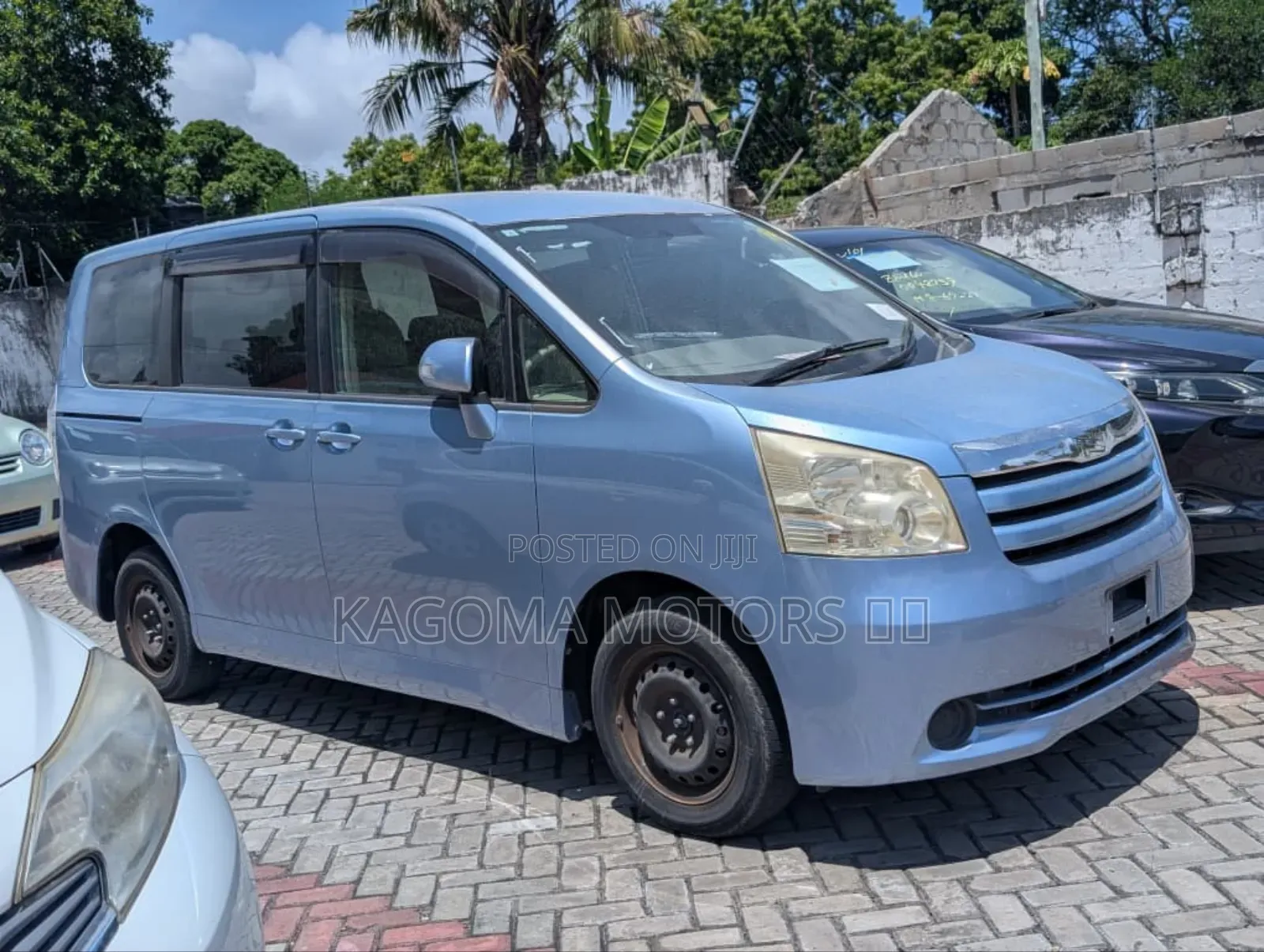 Toyota Noah 2008 Blue