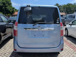Toyota Noah 2008 Blue