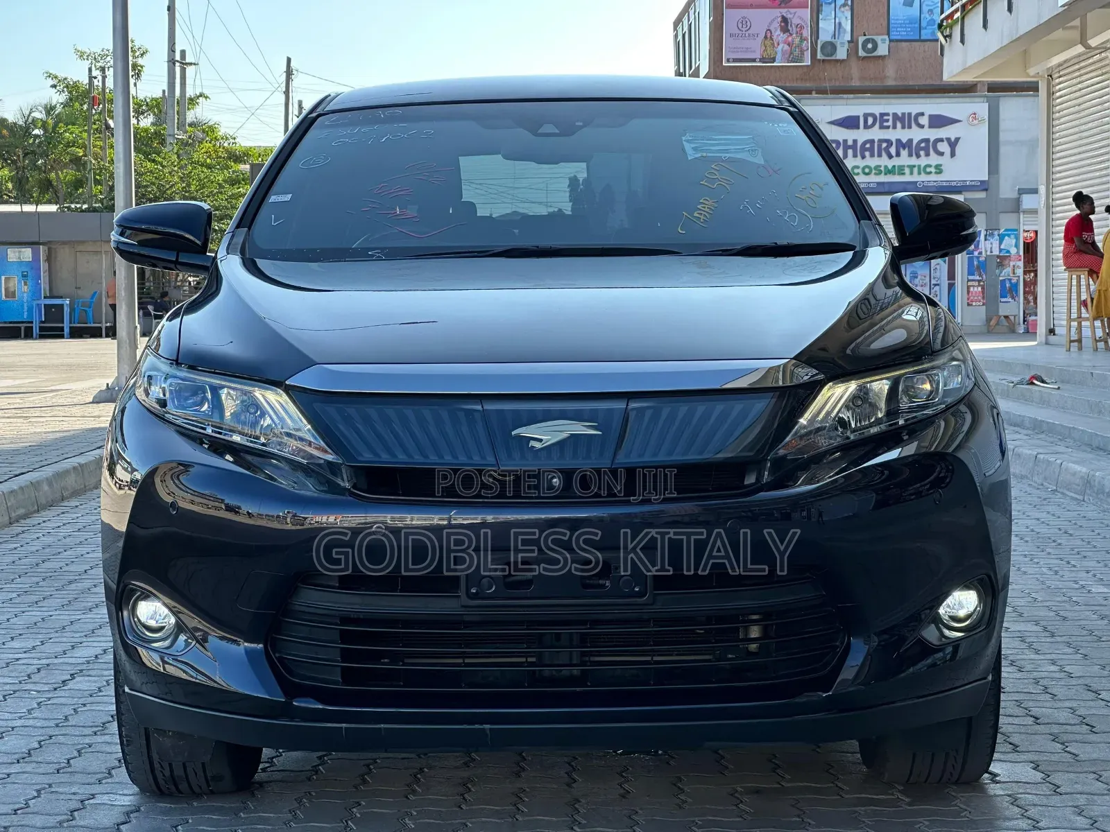 Toyota Harrier 2.0 2015 Black