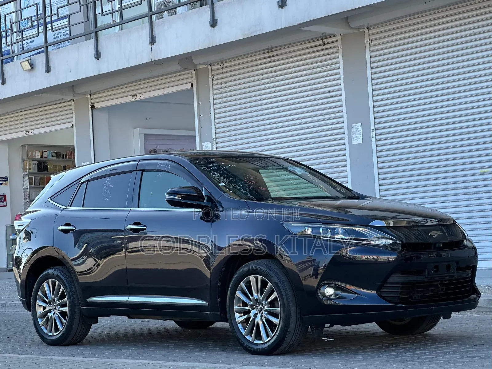Toyota Harrier 2.0 2015 Black