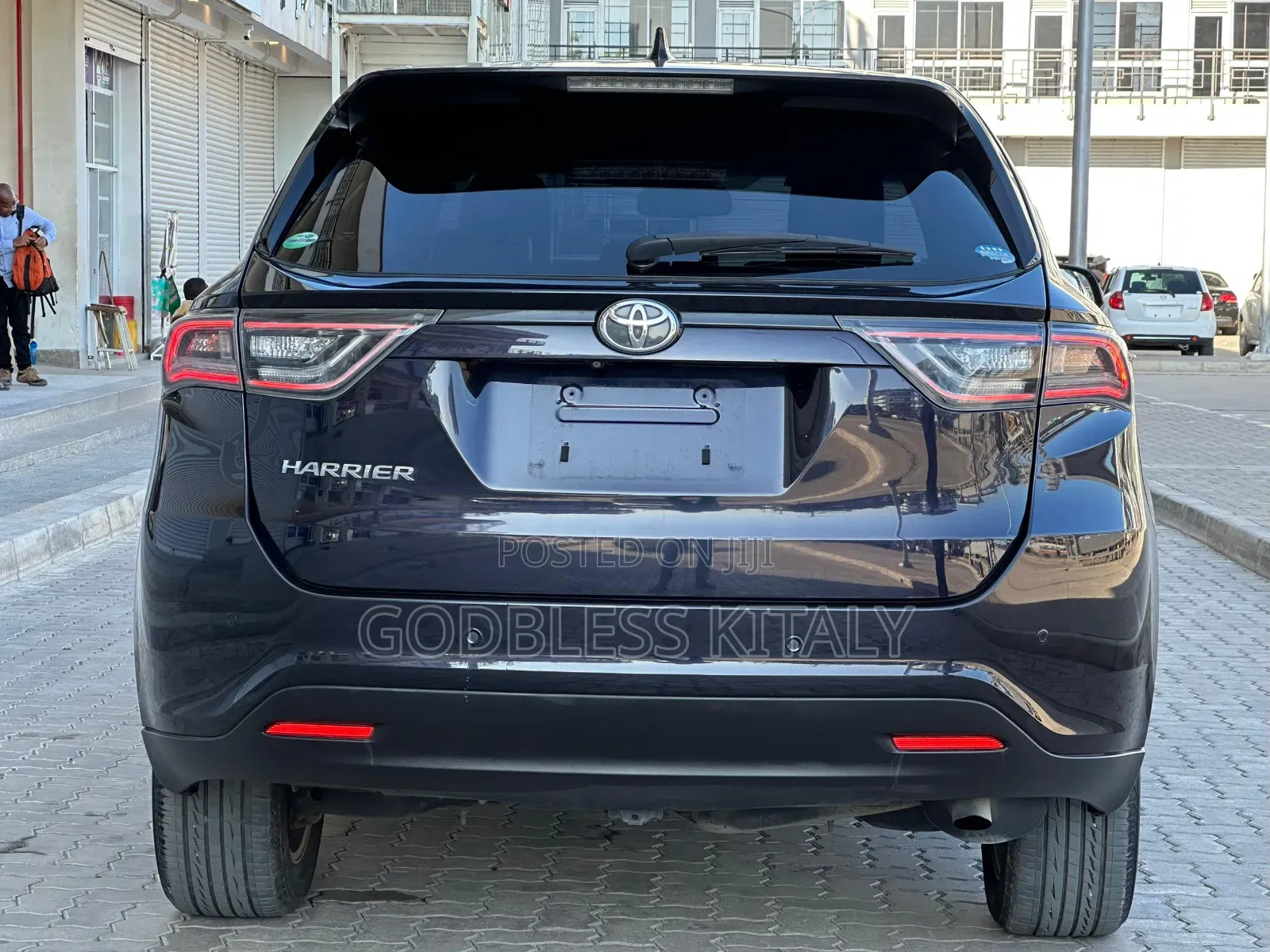 Toyota Harrier 2.0 2015 Black