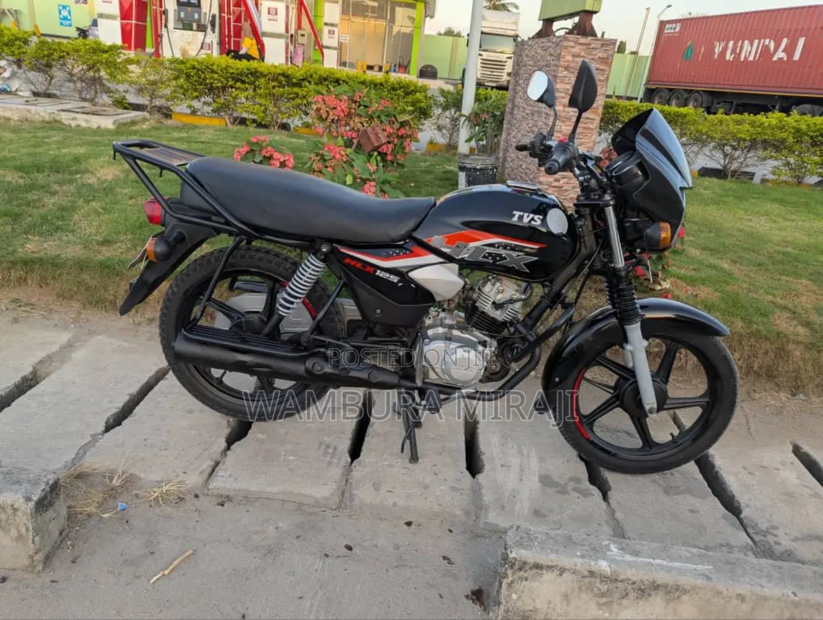 TVS HLX 125 2025 Black