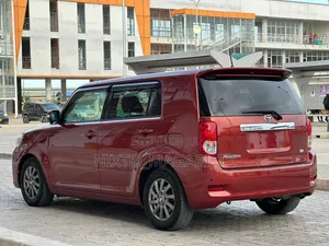 Toyota Corolla Rumion 2010 Red