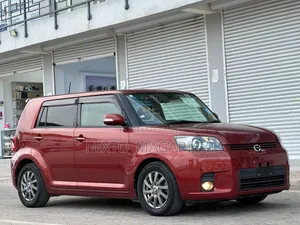Toyota Corolla Rumion 2010 Red