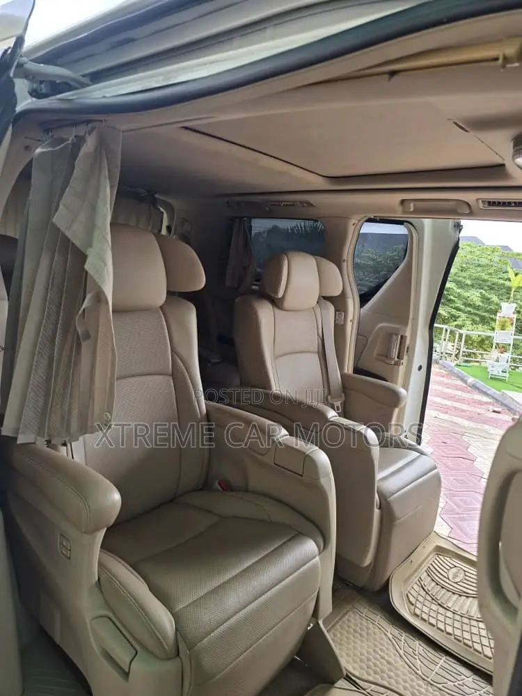 Toyota Alphard 2014 White