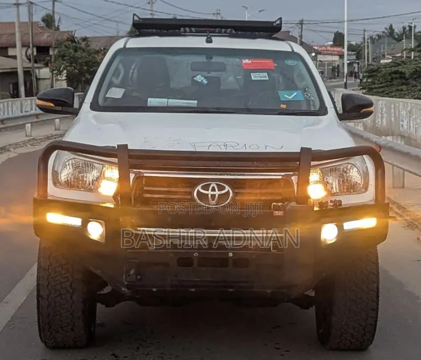 Toyota Hilux Revo Double Cab Deisel 2.8 AWD 2018 White