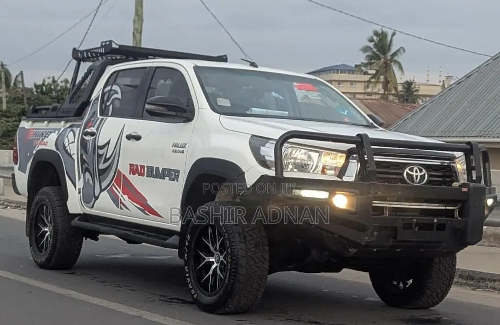 Toyota Hilux Revo Double Cab Deisel 2.8 AWD 2018 White