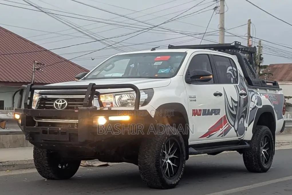 Toyota Hilux Revo Double Cab Deisel 2.8 AWD 2018 White