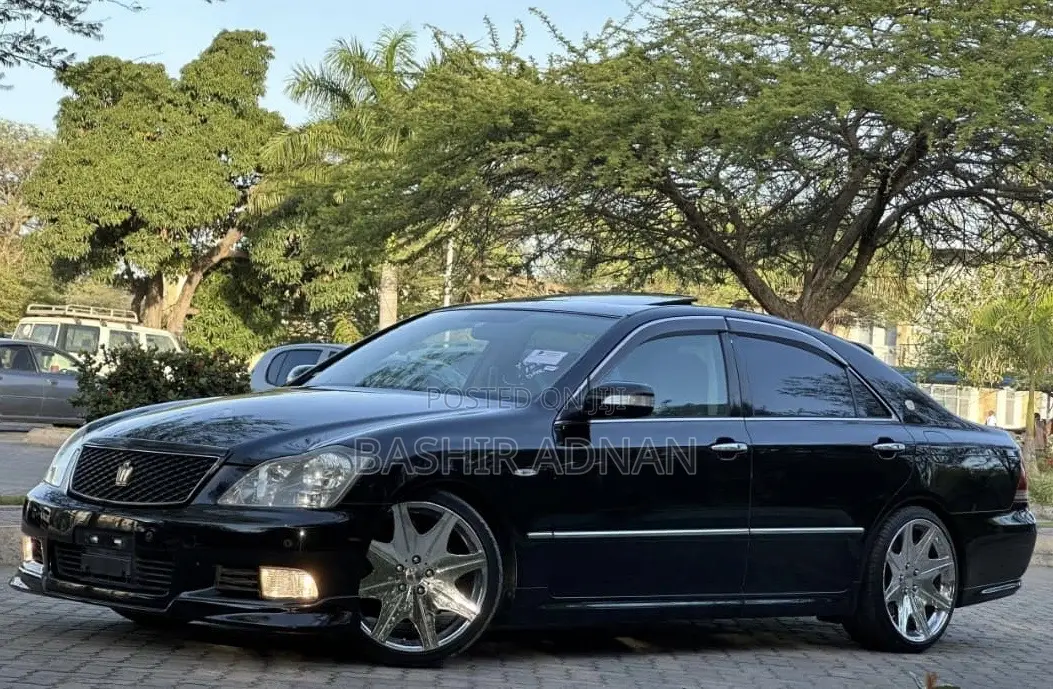 Toyota Crown 2006 Matt Black