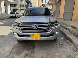 Toyota Land Cruiser 4.5 V8 VXR 2010 Silver