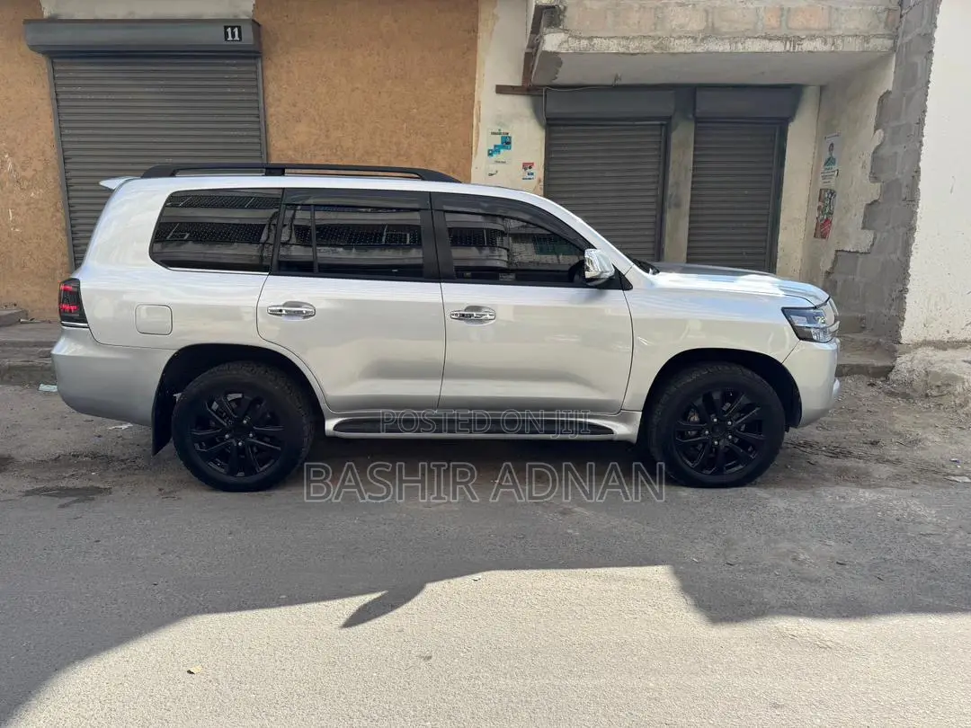 Toyota Land Cruiser 4.5 V8 VXR 2010 Silver
