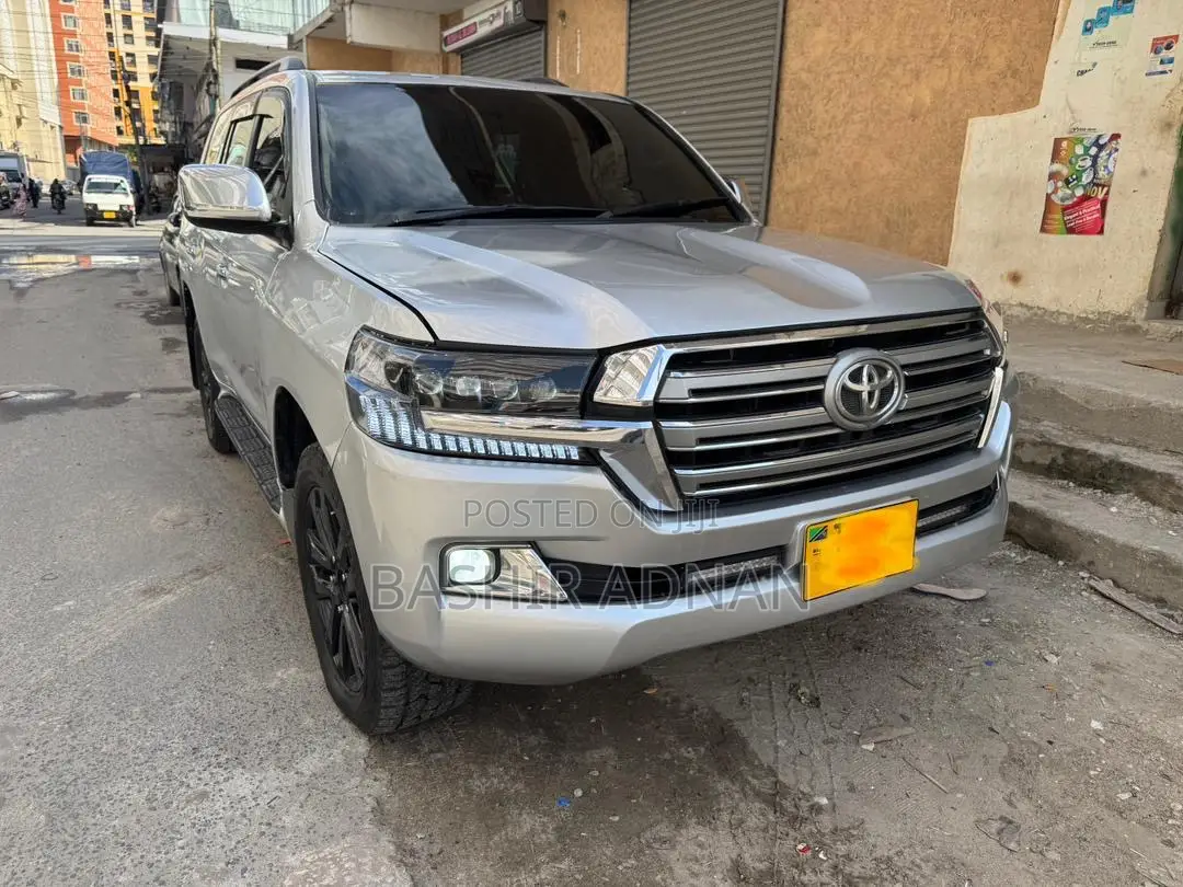 Toyota Land Cruiser 4.5 V8 VXR 2010 Silver