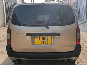 Toyota Probox 2005 Gold