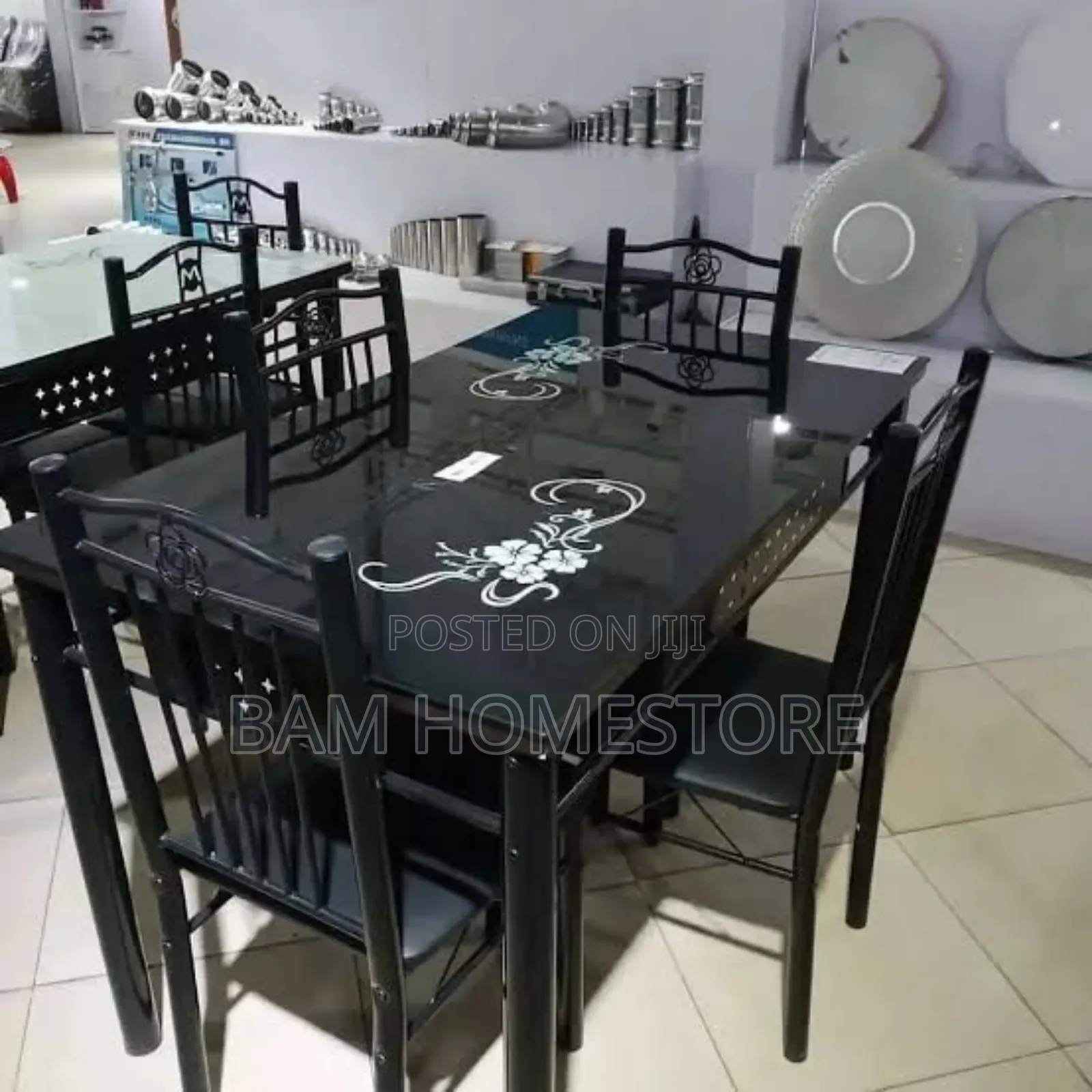 Modern 4-Seater Glass Dining Table - Seti Ya Meza Ya Chakula Viti 4
