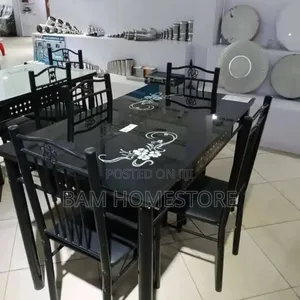 Modern 4-Seater Glass Dining Table - Seti Ya Meza Ya Chakula Viti 4