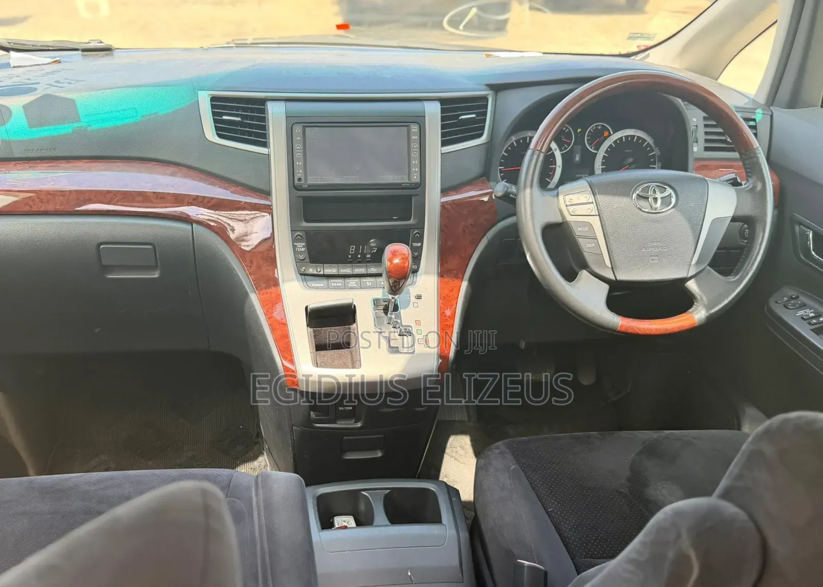 Toyota Alphard 2010 White