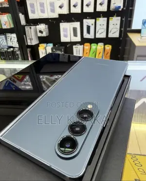 New Samsung Galaxy Z Fold4 256 GB Gray
