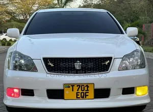 Toyota Crown 2006 White