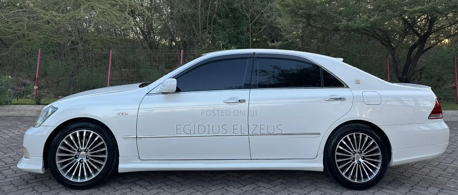 Toyota Crown 2006 White
