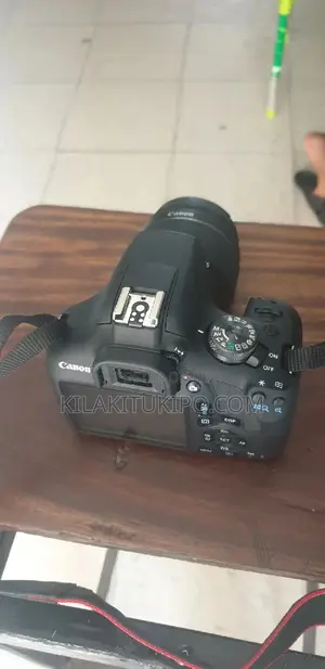 CANON Camera EOS 2000D