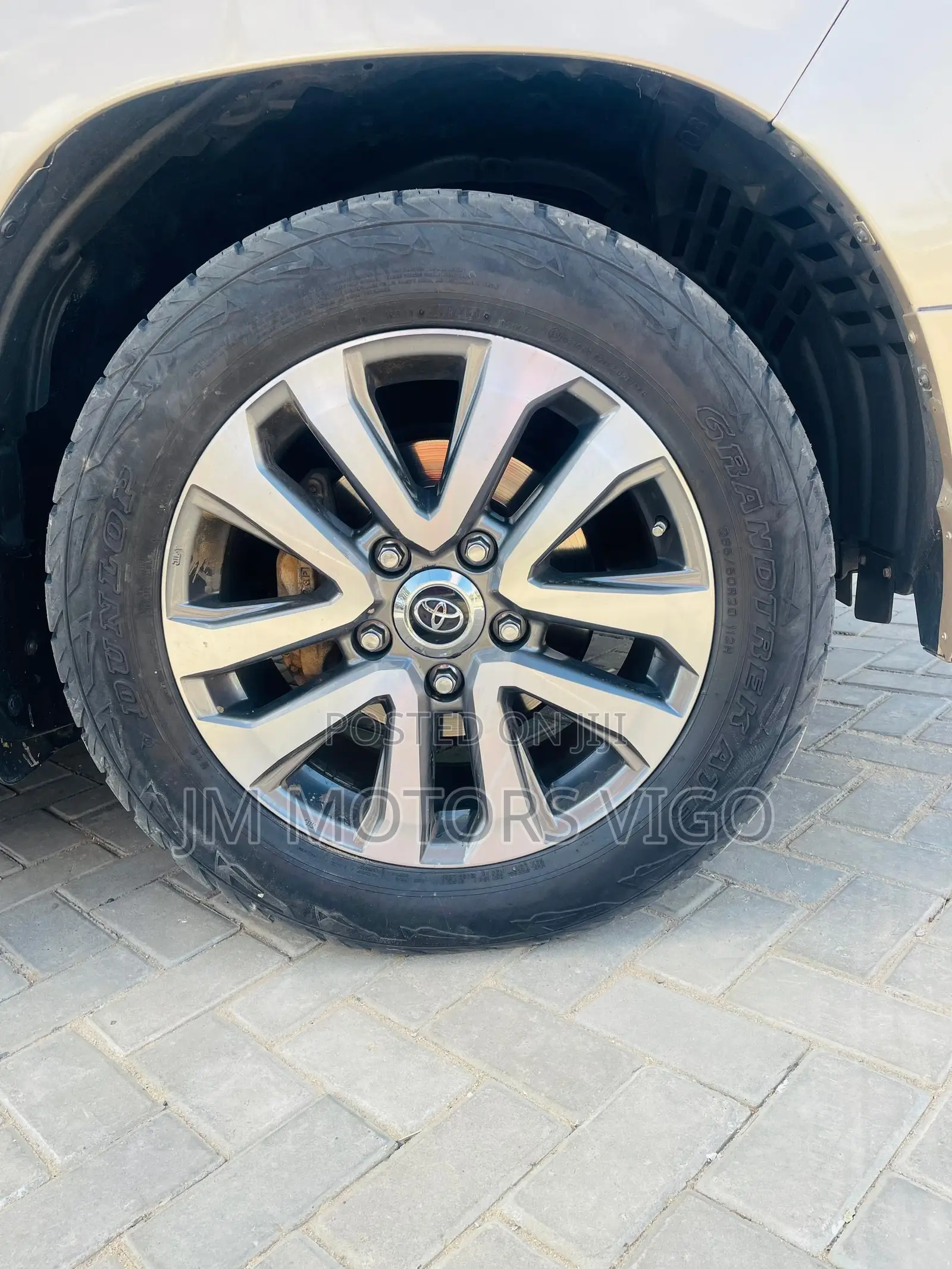 Toyota Land Cruiser 2016 Gold