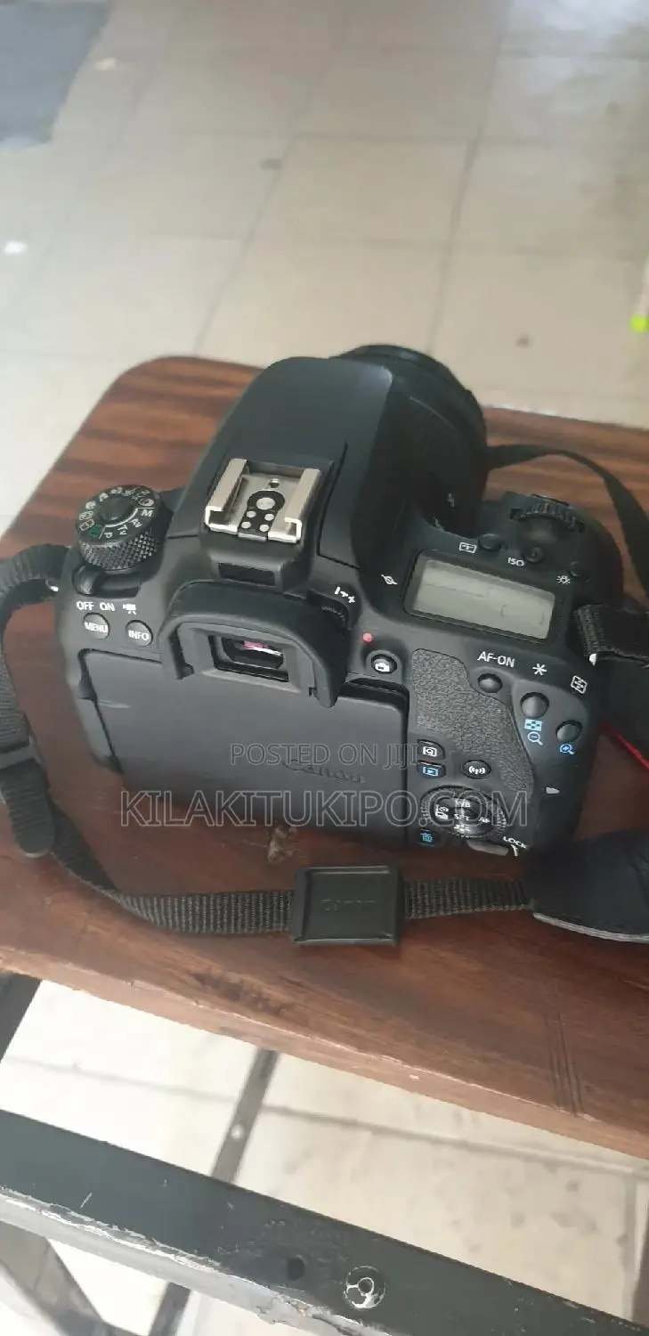 CANON Camera EOS 77D