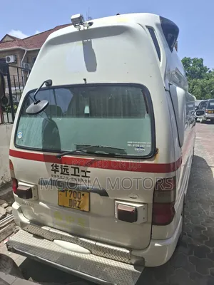 Toyota HiAce 2000 White