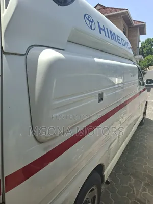 Toyota HiAce 2000 White
