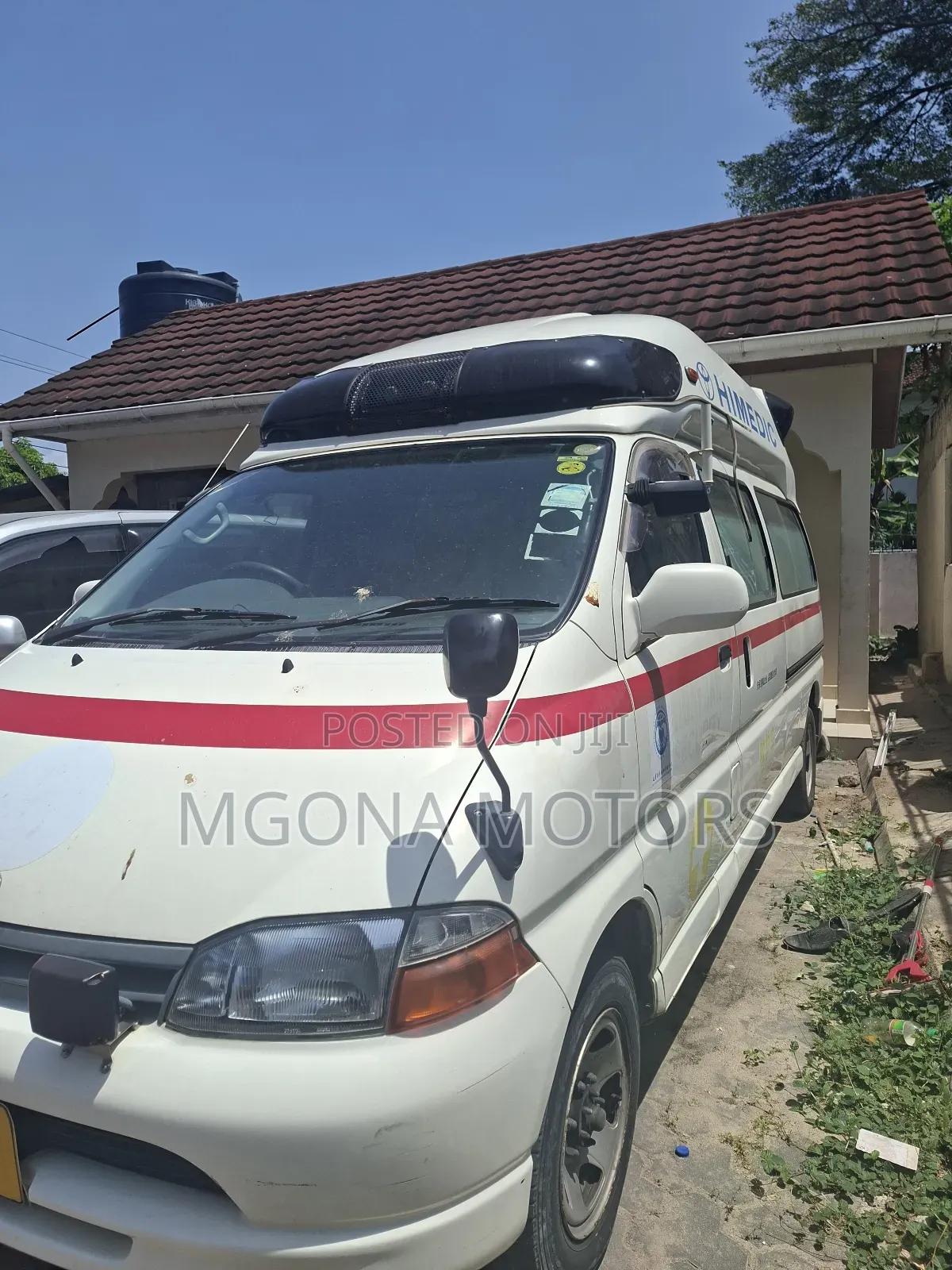 Toyota HiAce 2000 White