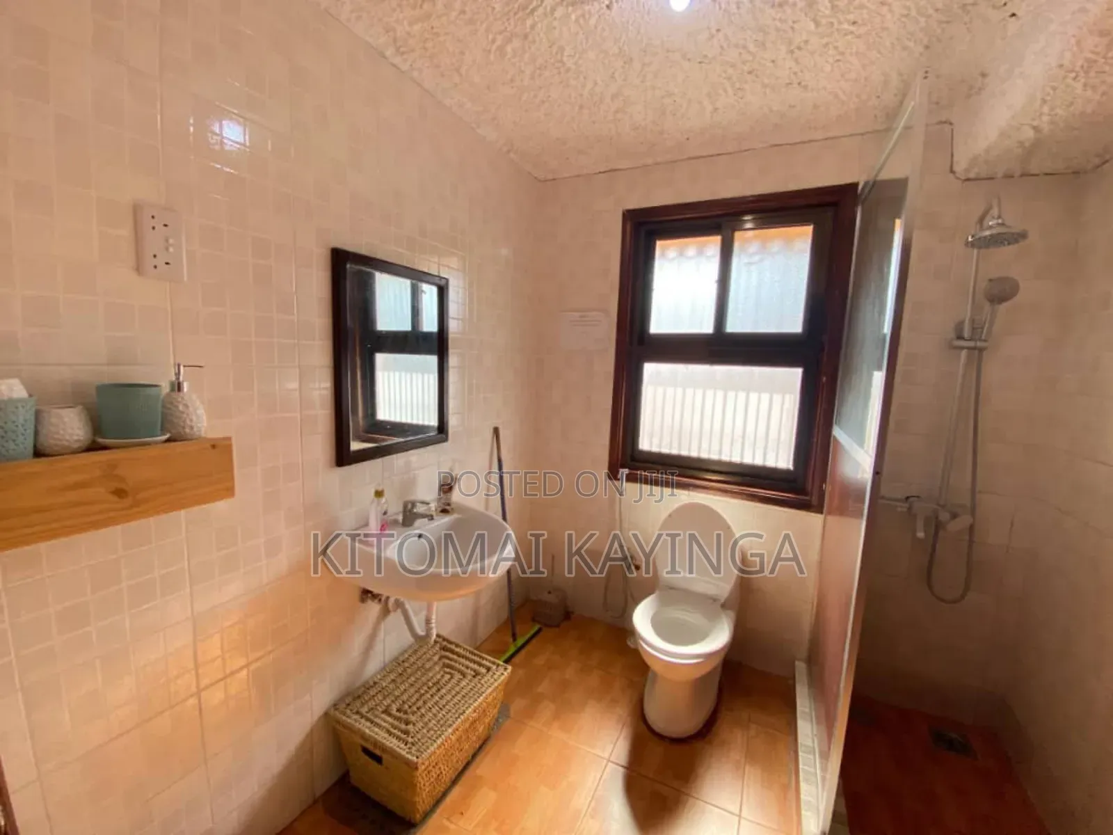 3bdrm House in Ada Estate for rent